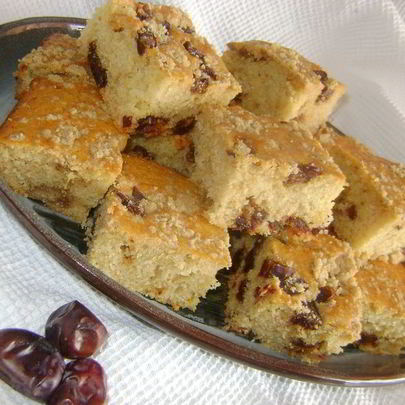 Манник с финиками и халвой