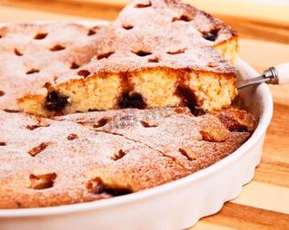 Манник с вишней на кефире