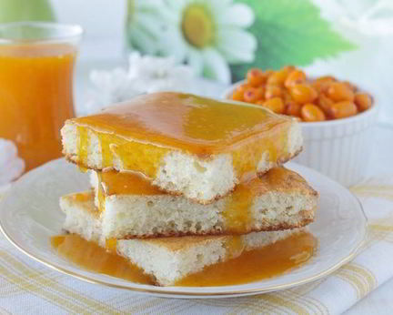 Манник творожный с облепиховым соусом