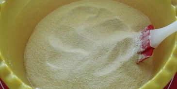 манник творожный с облепиховым соусом