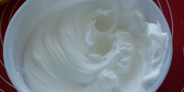 манник творожный с облепиховым соусом