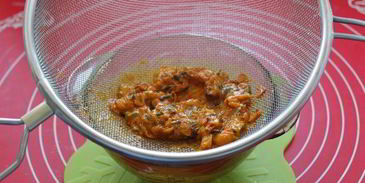 манник творожный с облепиховым соусом