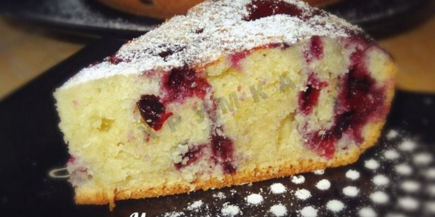 Рецепт манника в мультиварке на молоке с ягодами