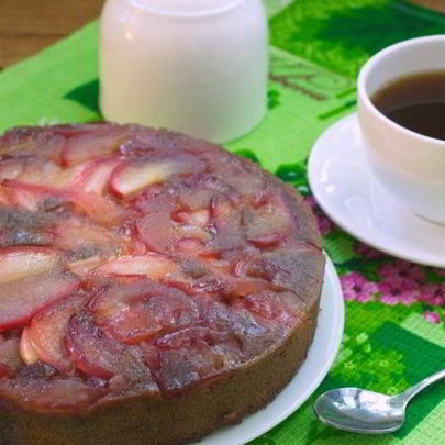 Шоколадный манник с карамельными яблоками