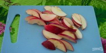 шоколадный манник с карамельными яблоками