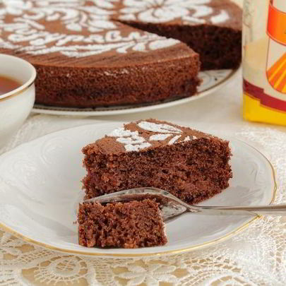 Шоколадный манник с малиновым джемом