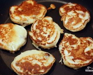 Дрожжевые оладушки на кислом молоке