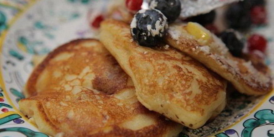 Рецепт фруктовых оладий на кефире