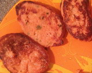 Индийские гороховые оладьи с томатом