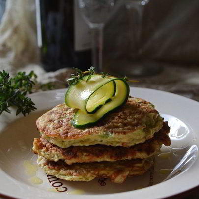 Кабачковые оладьи с зеленью и чесноком