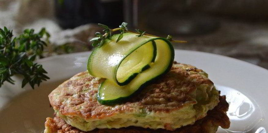 Рецепт кабачковых оладий с зеленью и чесноком