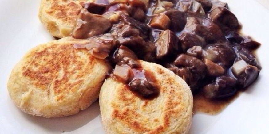 Рецепт картофельных оладий с грибным соусом