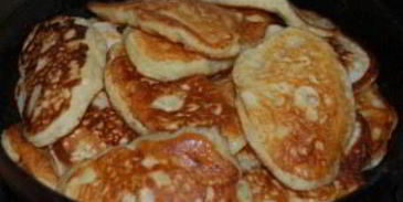 оладушки на кефире с яблоками