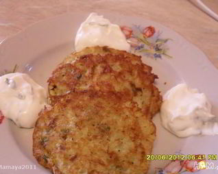 Оладьи из кабачка с творогом и брынзой