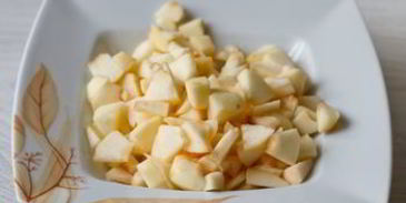 яблочные оладьи