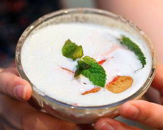 Парфе из клубники с имбирным печеньем и фреш-кремом