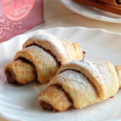 Рогалики творожные с какао и корицей