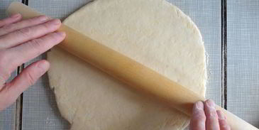 рогалики творожные с какао и корицей