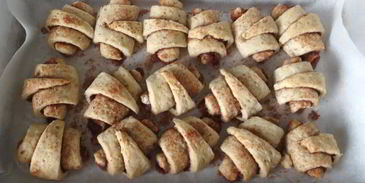 рогалики творожные с какао и корицей