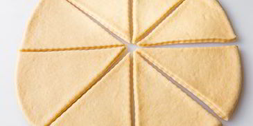 сдобные рогалики с яблоками