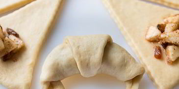 сдобные рогалики с яблоками