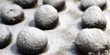 шоколадное печенье с корицей и кофе