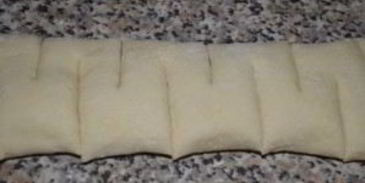 брусничный пирог из дрожжевого теста