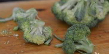 киш с красной рыбой и брокколи