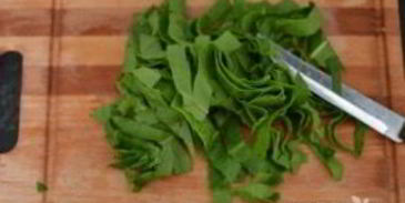 киш с красной рыбой и брокколи