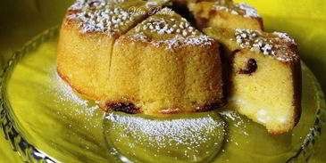 кукурузный пирог с творогом и вяленой клюквой