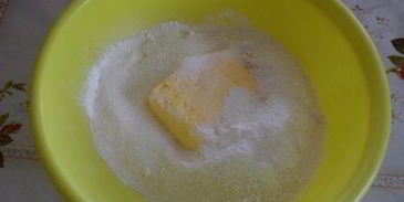 насыпной пирог с клубникой