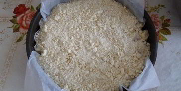 насыпной пирог с клубникой