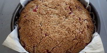 насыпной пирог с клубникой