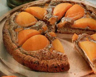 Ореховый пирог с абрикосами