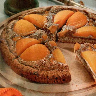 Ореховый пирог с абрикосами