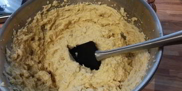 ореховый пирог с запеченными яблоками