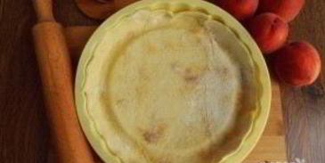 персиковый пирог на слоеном тесте