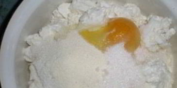 пирог из клубники в мультиварке