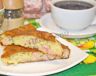 Пирог с колбасой и сыром
