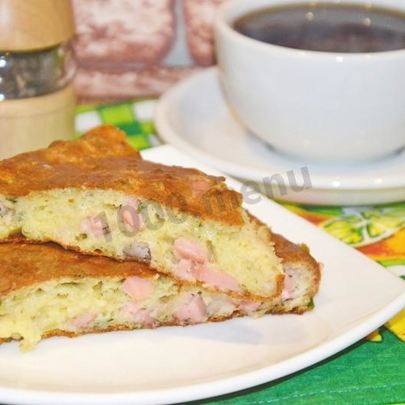 Пирог с колбасой и сыром