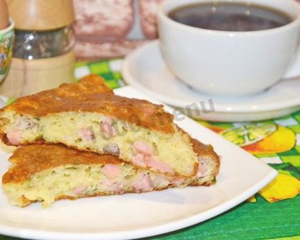 Пирог с колбасой и сыром