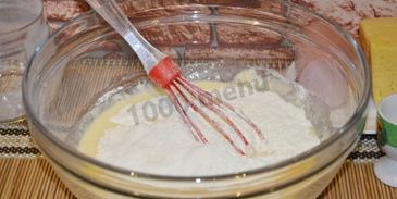 пирог с колбасой и сыром