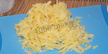 пирог с колбасой и сыром