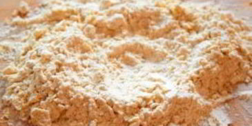 пирог с томатами и салатом