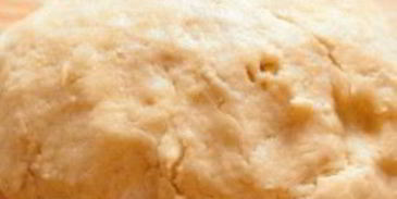 пирог с томатами и салатом