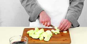 пирог с яблоками и вареньем