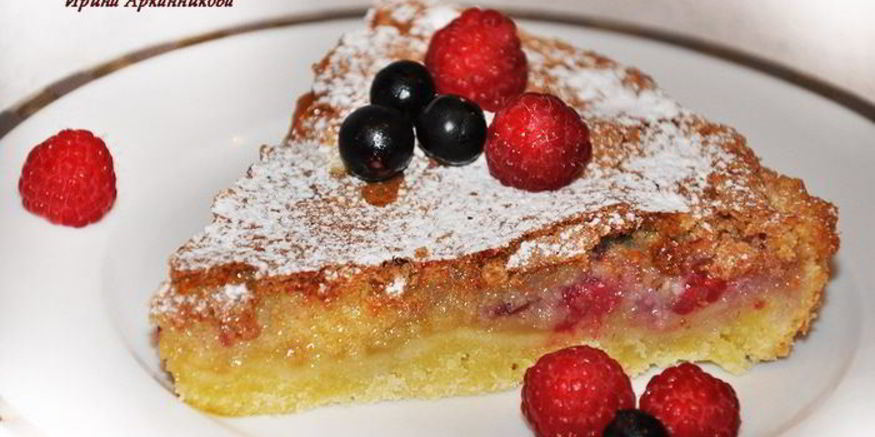 Рецепт пирога с ягодами и начинкой из миндаля