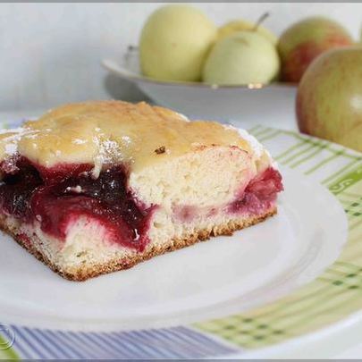 Пирог со сливами