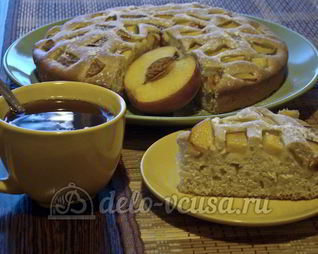 Сметанный пирог с персиками