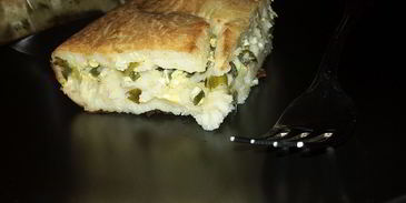 заливной пирог с зеленым луком и яйцом